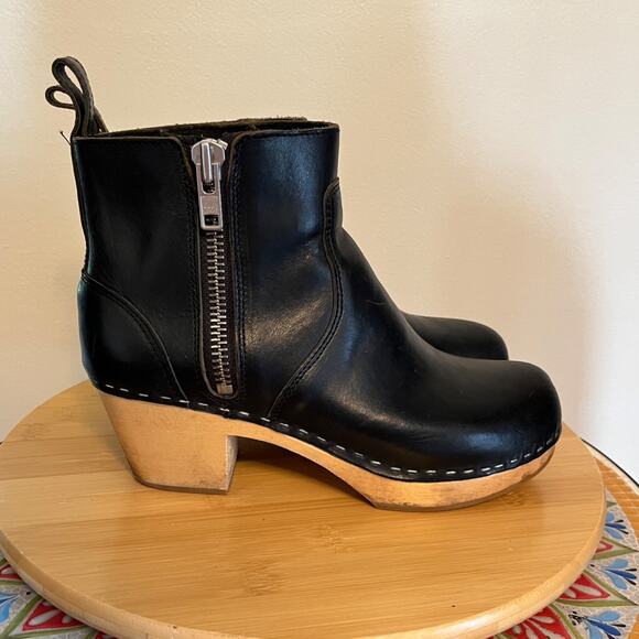 Swedish Hasbeens Shoes - Swedish Hasbeens Zip it Emy Sz 8.5 US / 39 EU Womens Black Leather Wood Booties